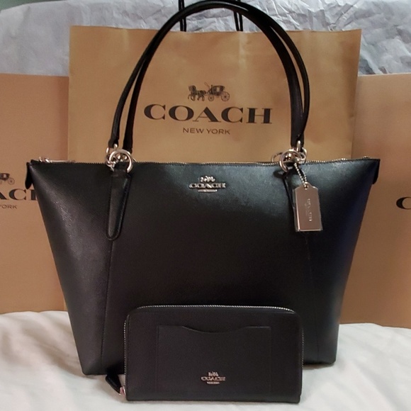 Coach Handbags - NWT 🖤 COACH SET 🖤